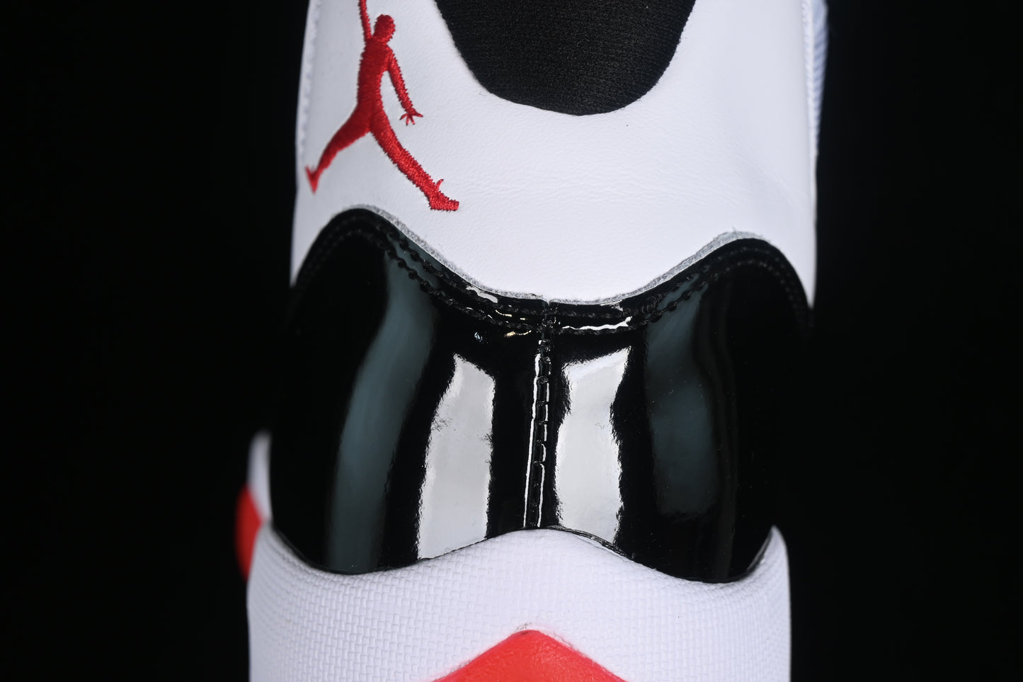 AJ11 Mid