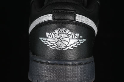 Black White Dark ‘Gum’