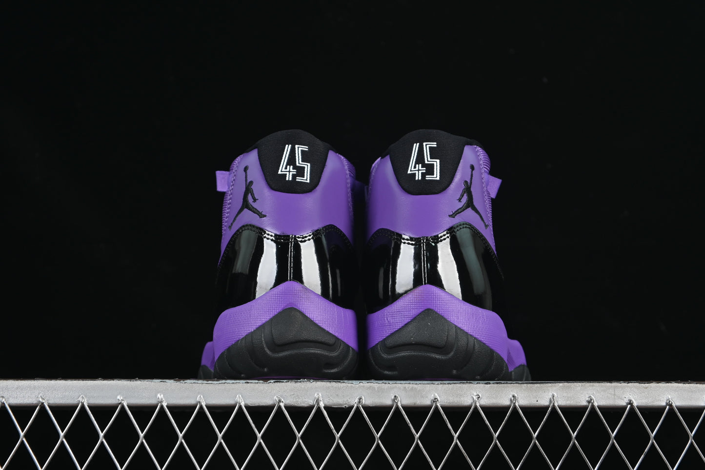AJ11 Mid