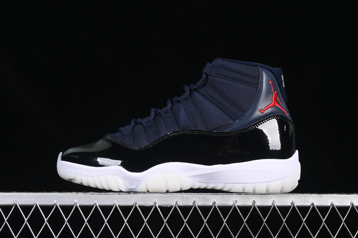 AJ11 Mid