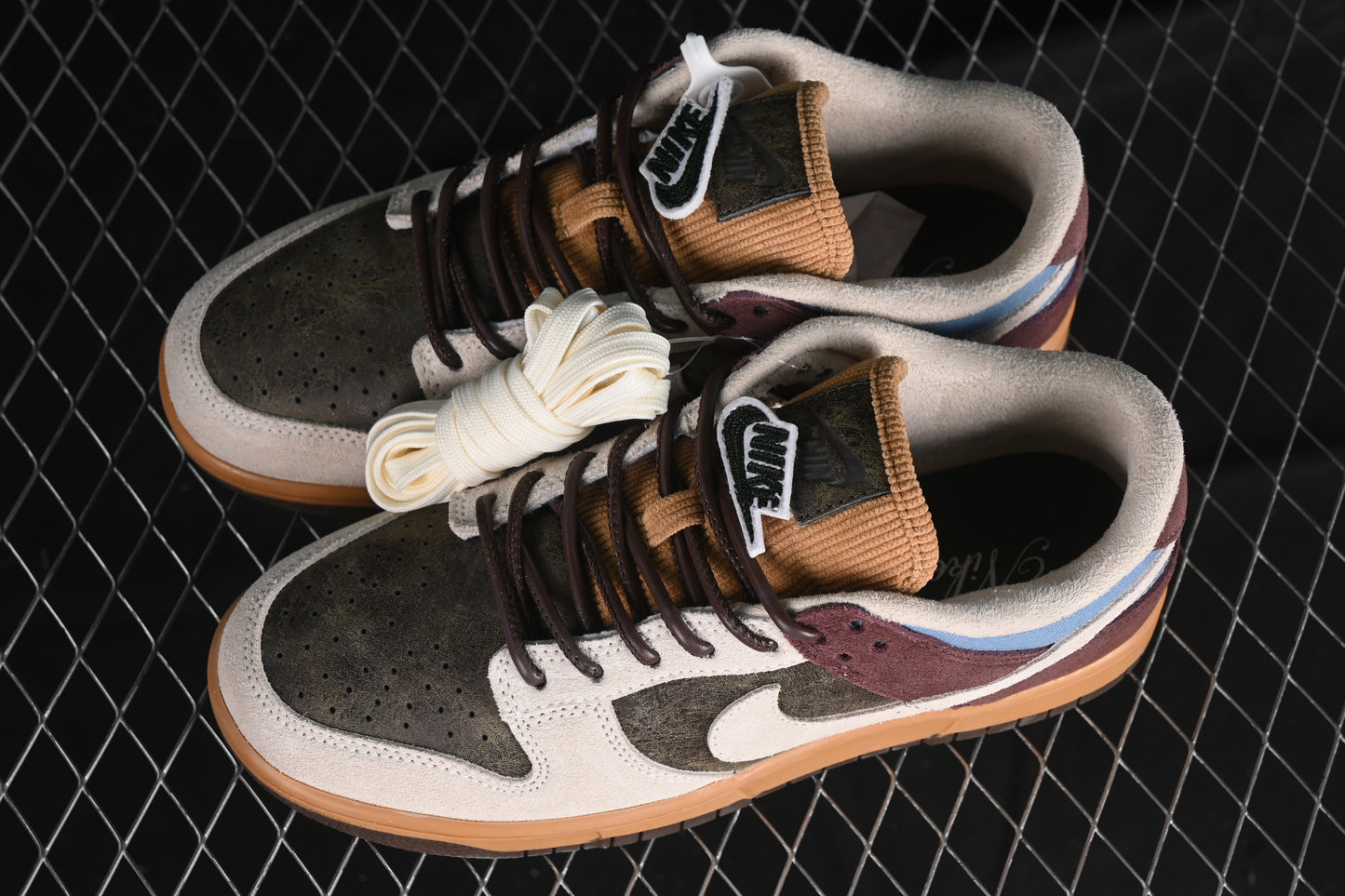 SB Dunk Low