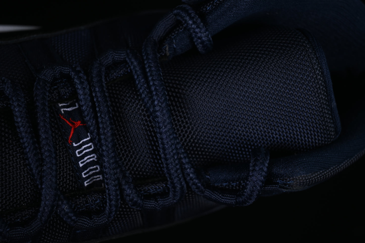 AJ11 Mid