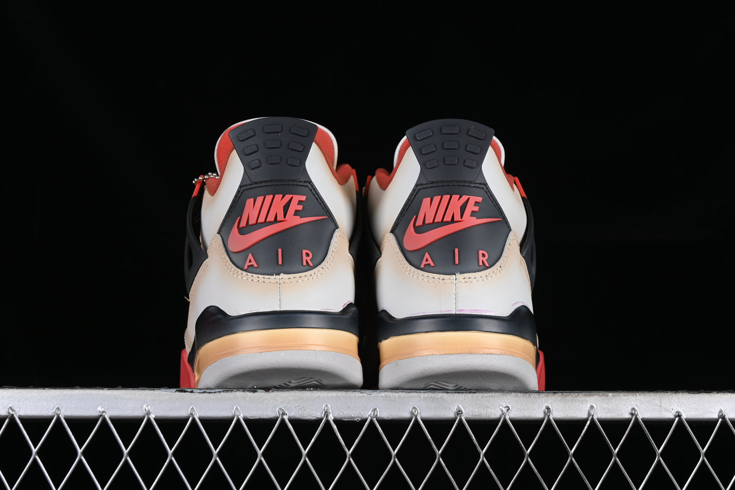 AJ4 Retro