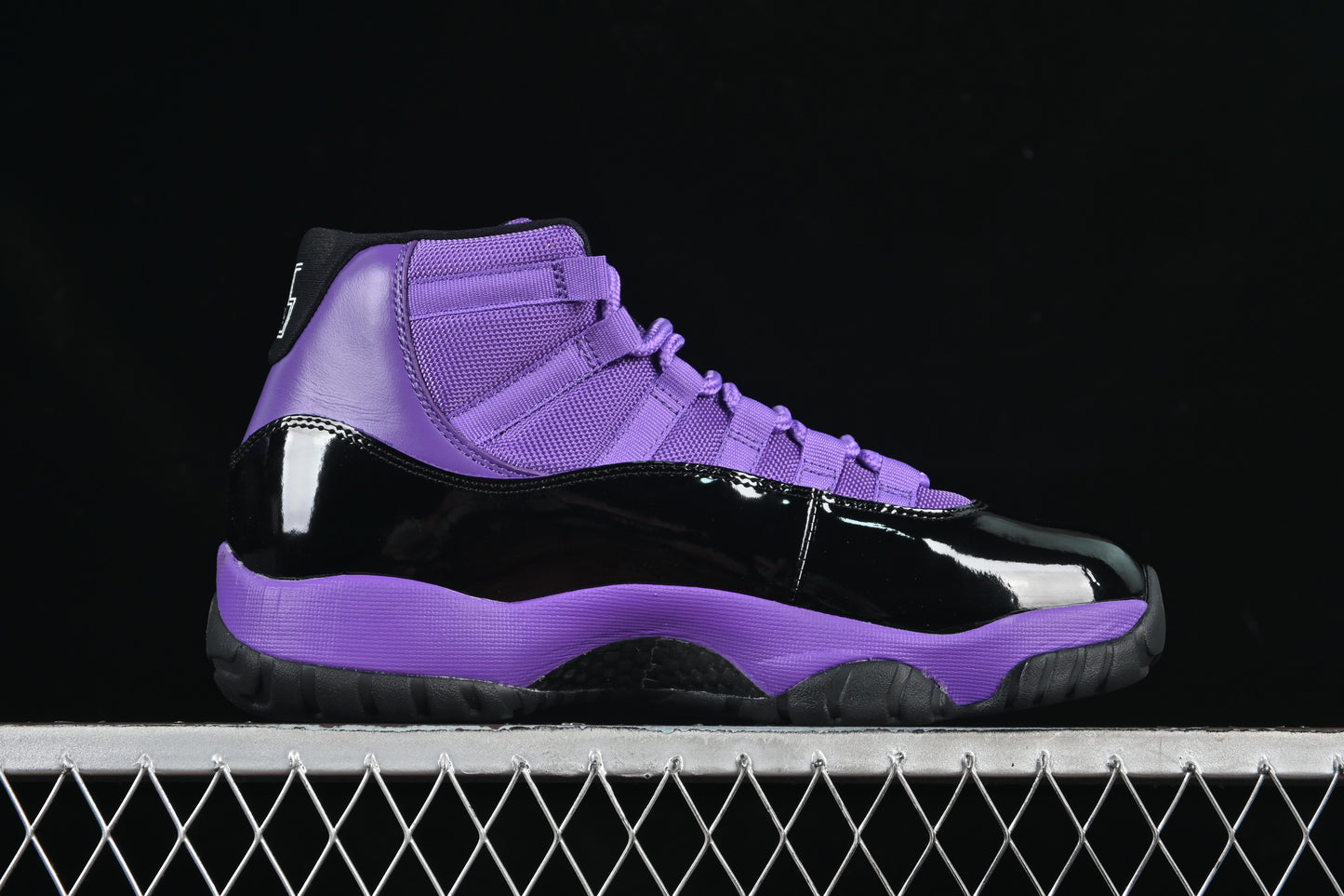 AJ11 Mid