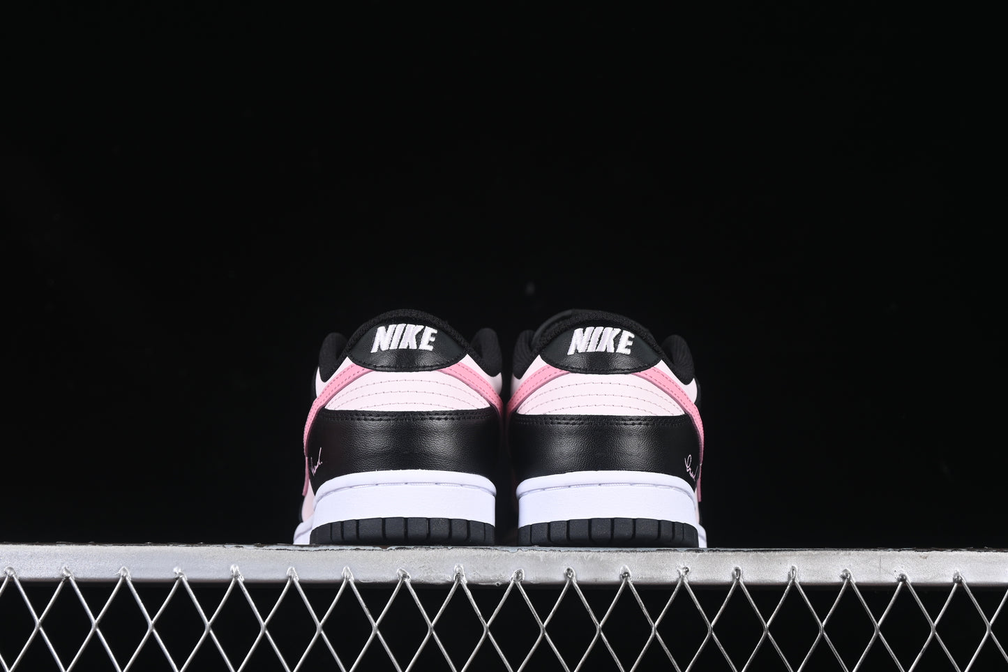 SB Dunk Low