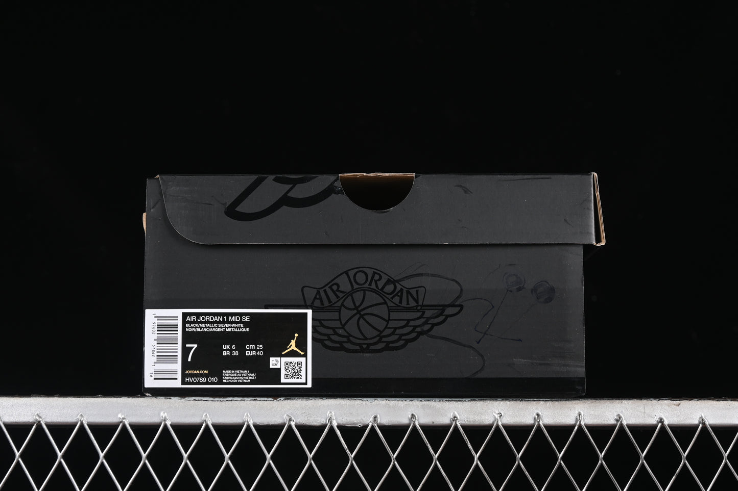 AJ1 Mid