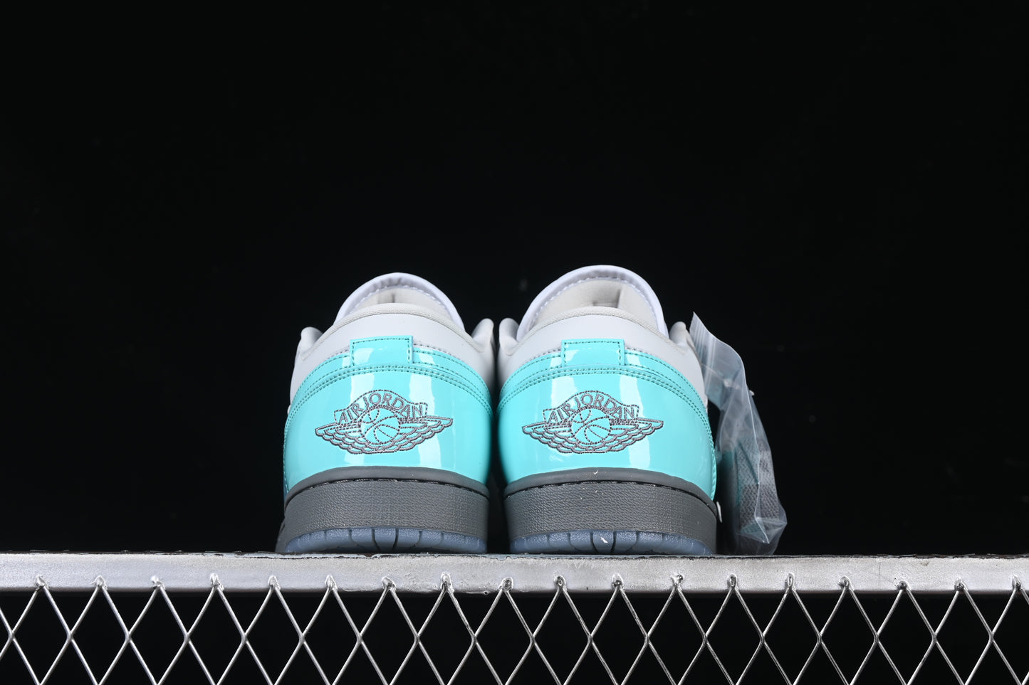 AJ1 Low