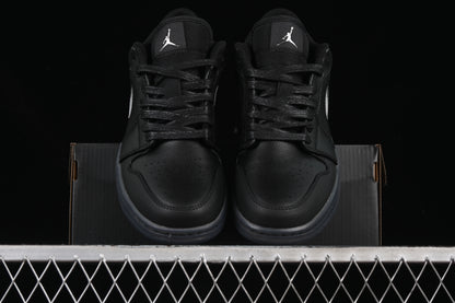 Black White Dark ‘Gum’