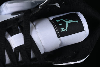 AJ1 Mid