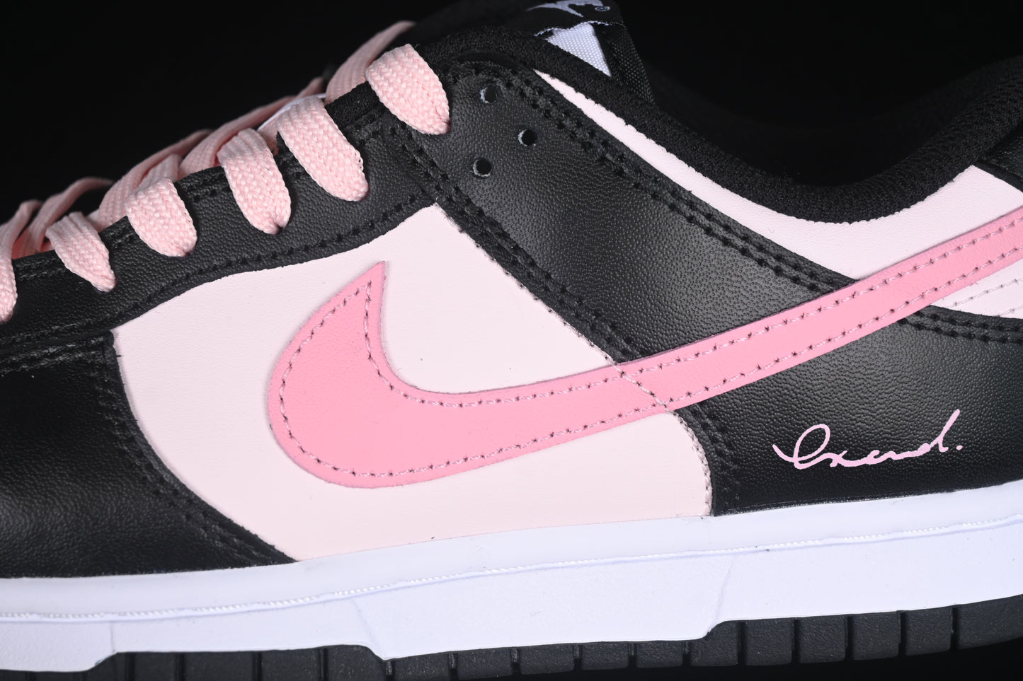 SB Dunk Low