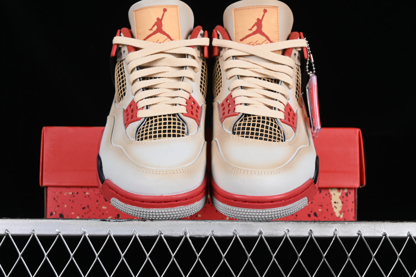 AJ4 Retro