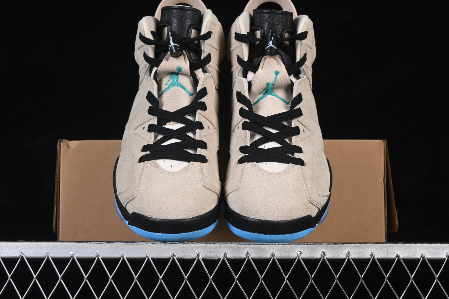 A Ma Maniere ‘Sail’