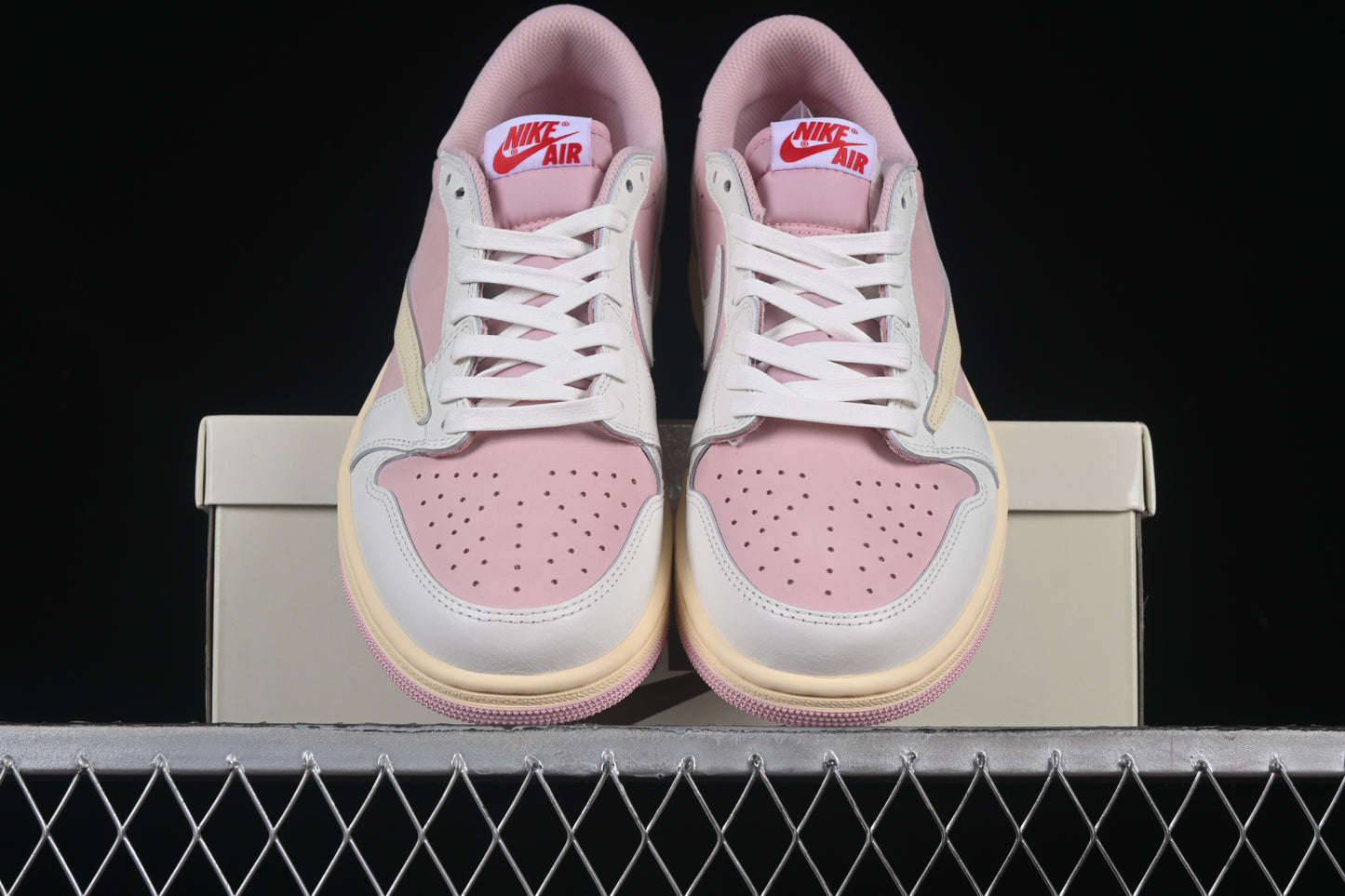 AJ1 Low