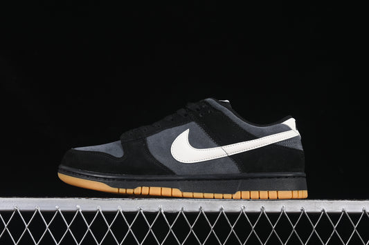 SB Dunk Low