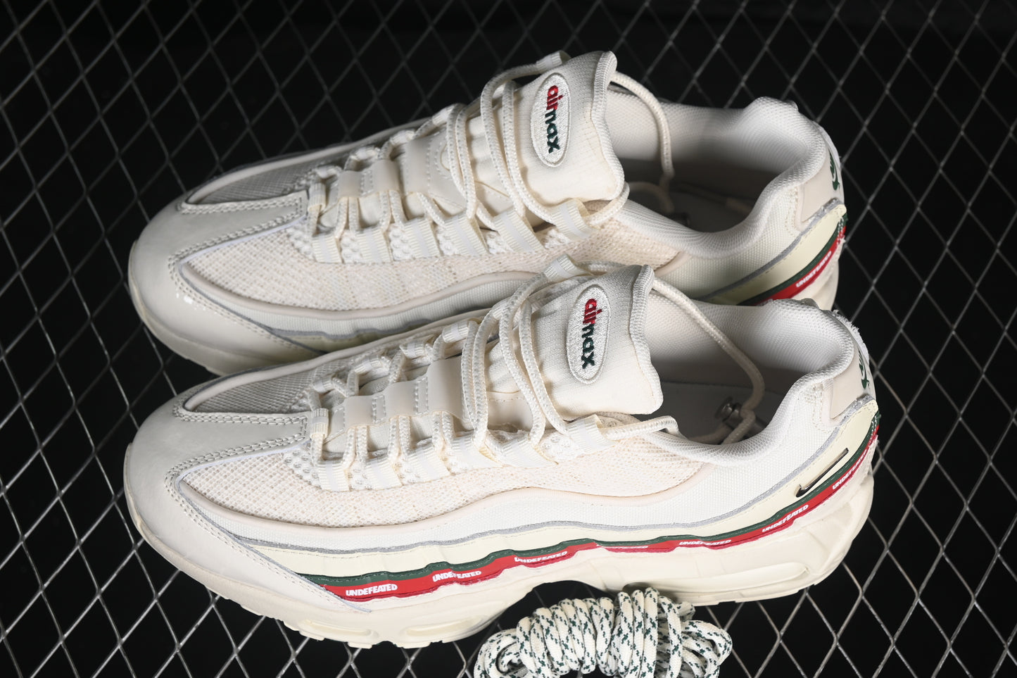 Undefeated ‘Creme’