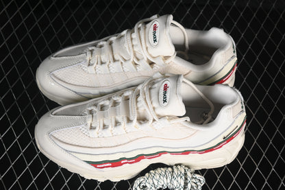 Undefeated ‘Creme’