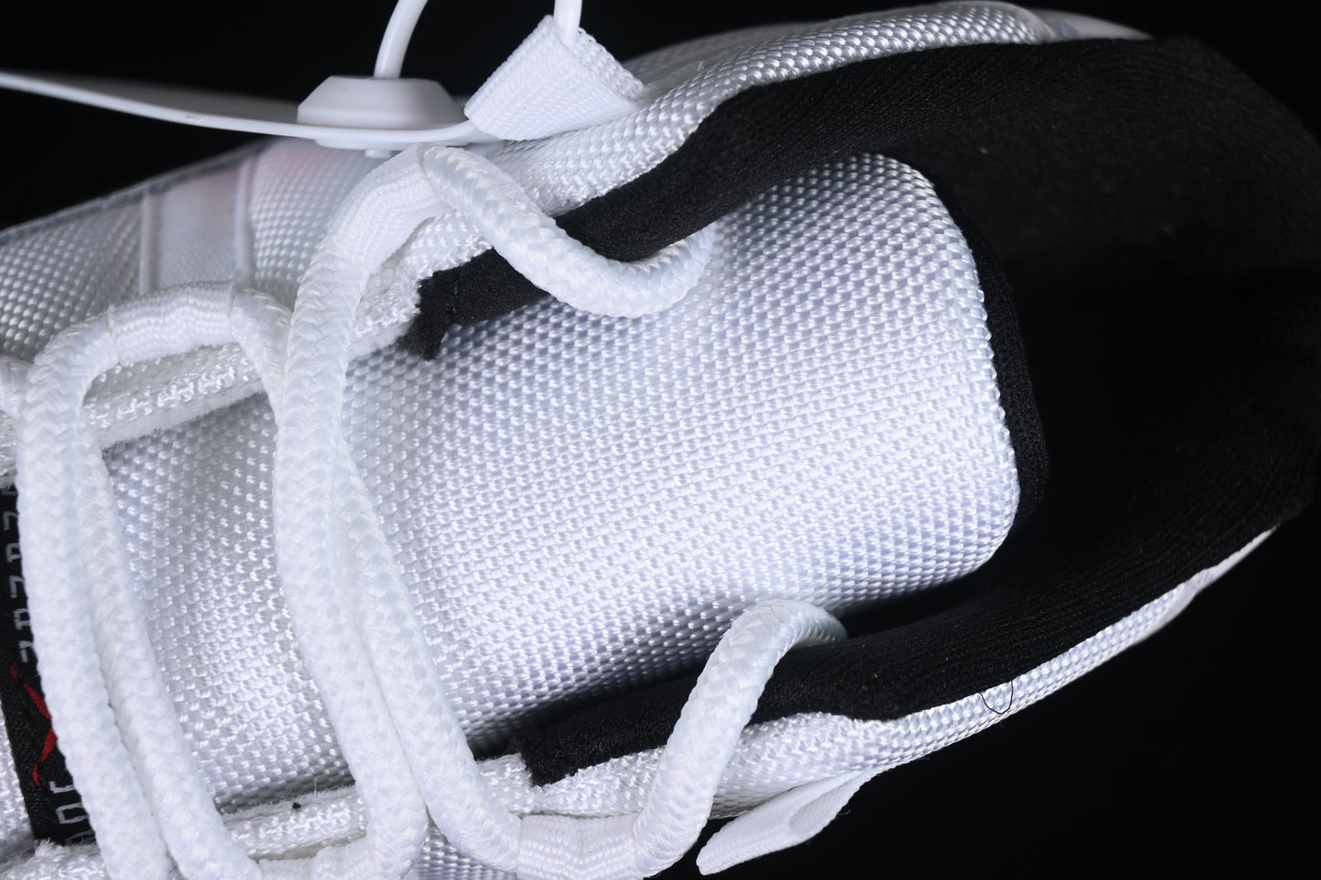 AJ11 Mid