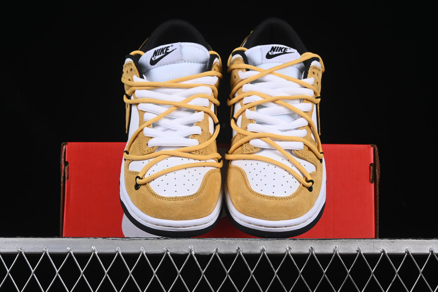 SB Dunk Low