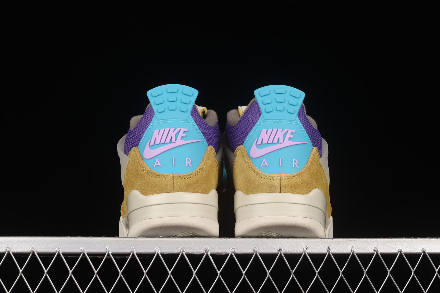 AJ4 Retro
