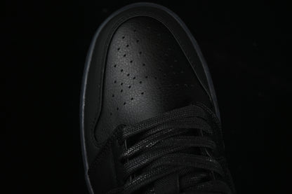 Black White Dark ‘Gum’