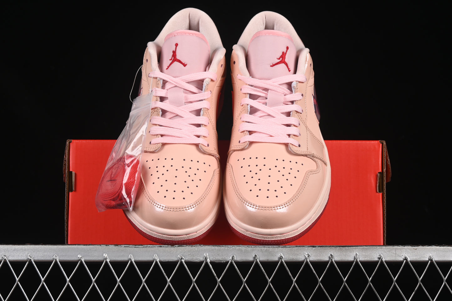 AJ1 Low