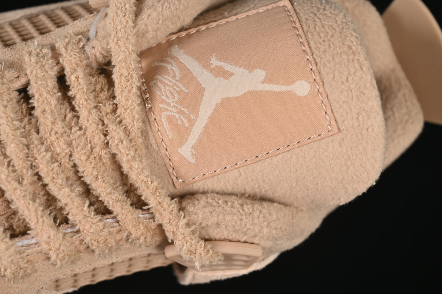 AJ4 Retro