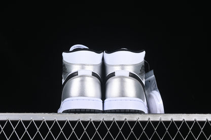 AJ1 Mid