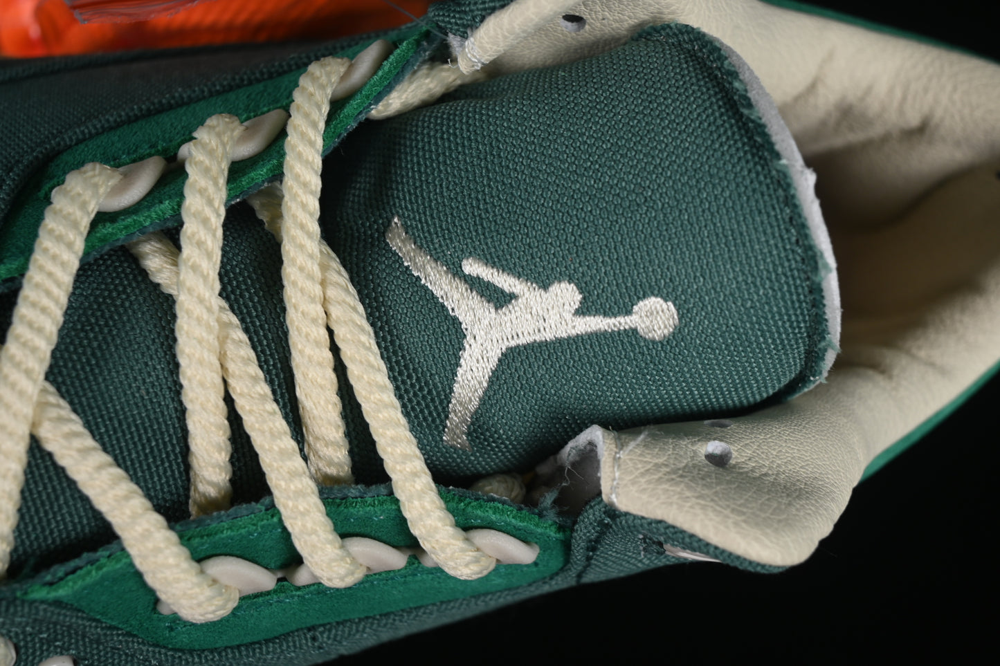 AJ3 Retro