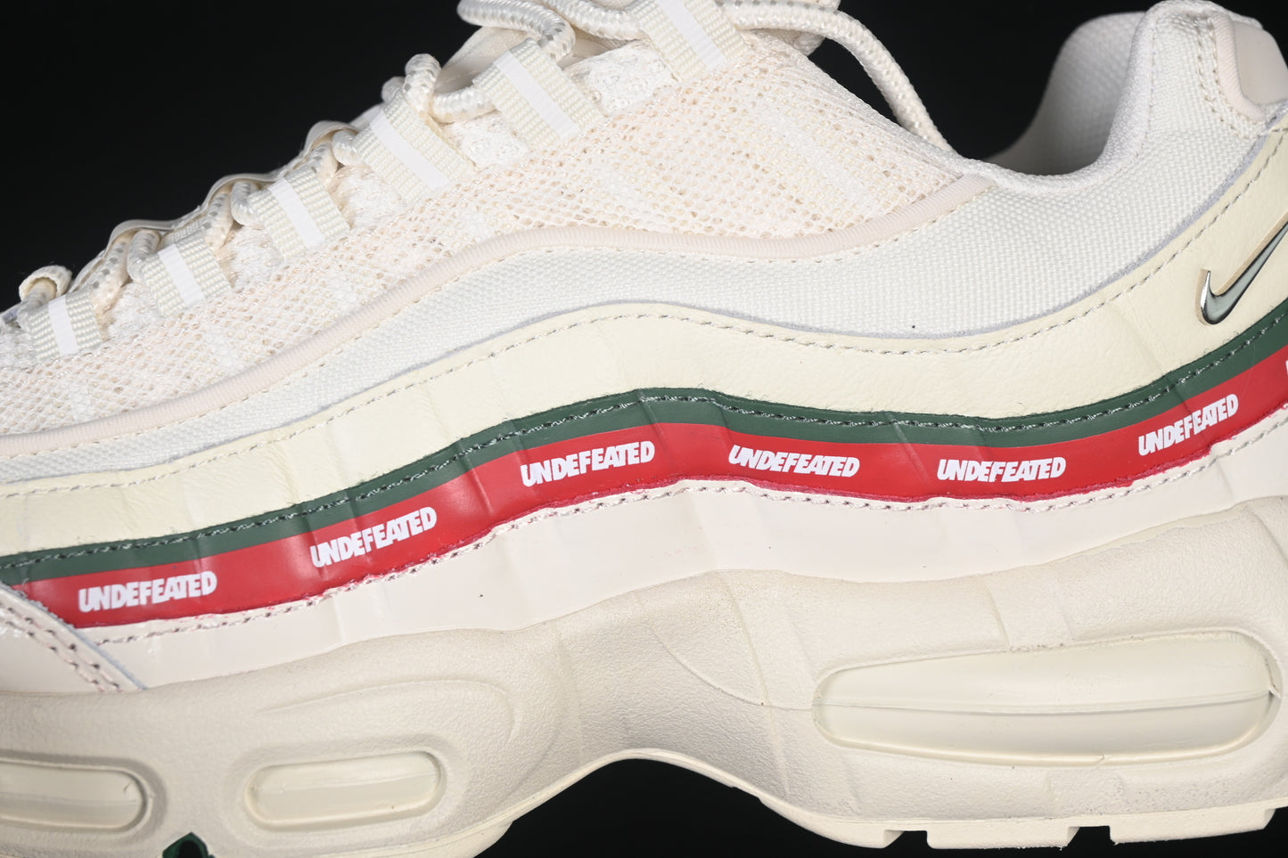 Undefeated ‘Creme’