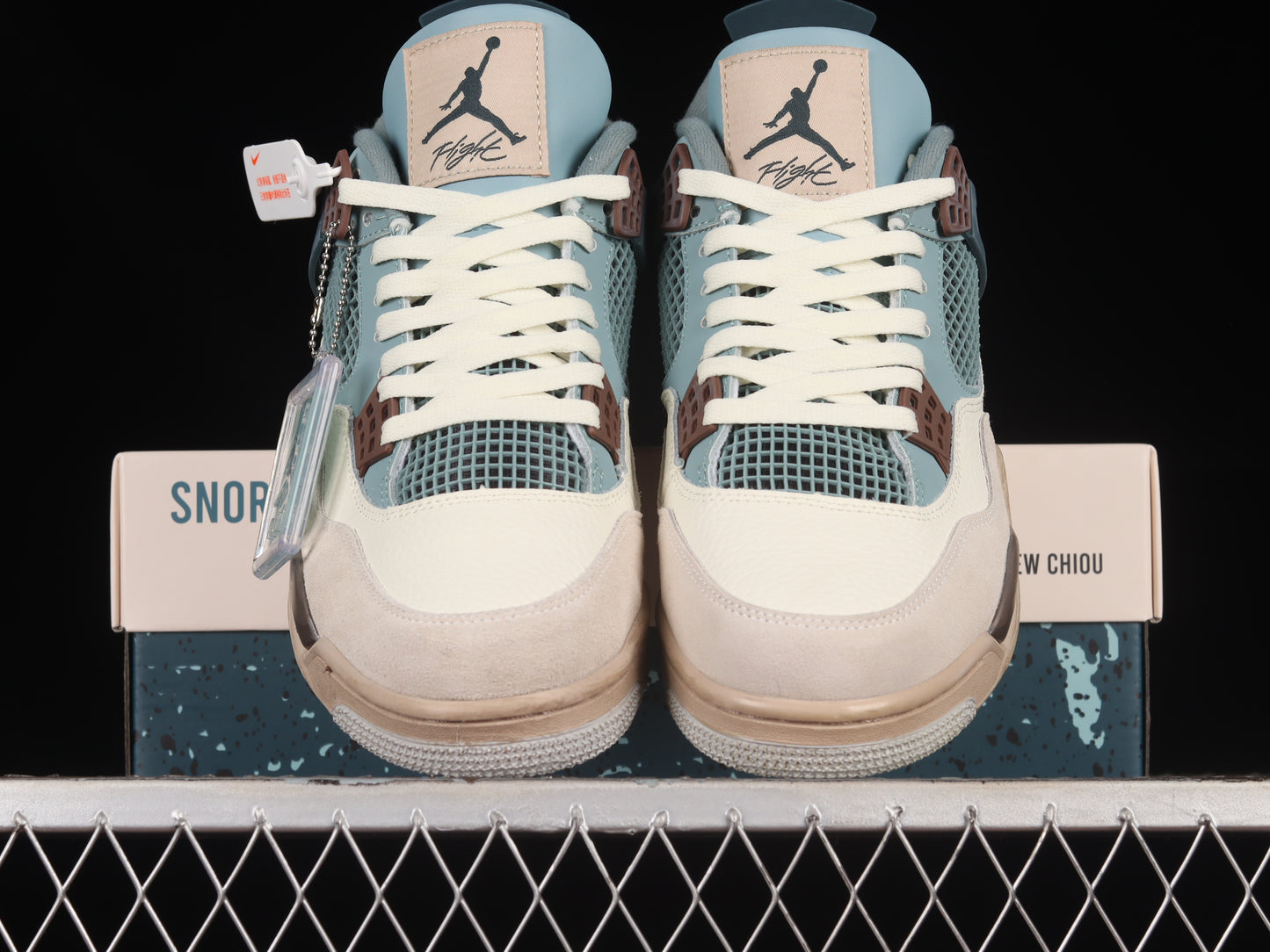 AJ4 Retro