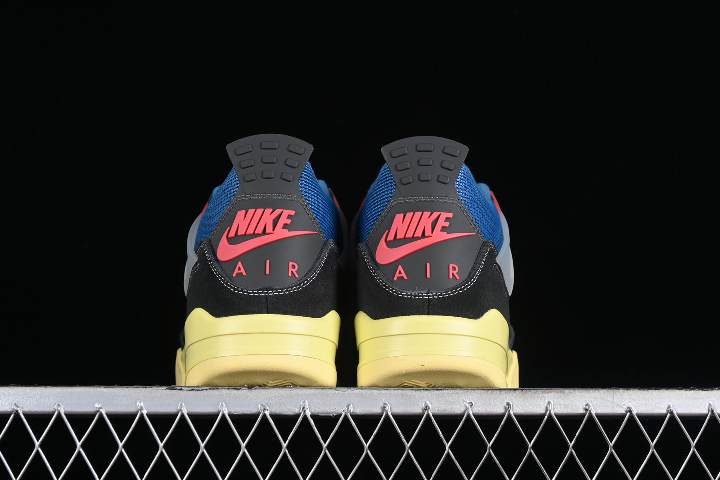 AJ4 Retro