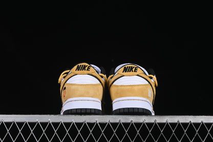 SB Dunk Low