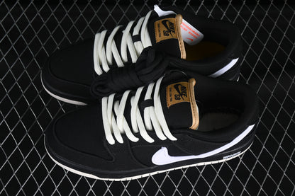 SB Dunk Low Premium
