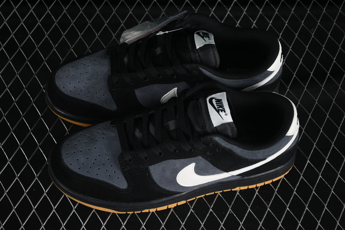 SB Dunk Low