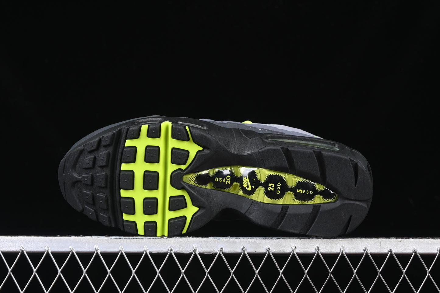 Neon 2025