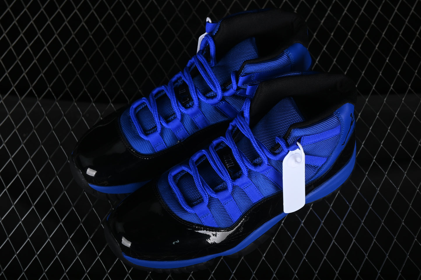 AJ11 Mid
