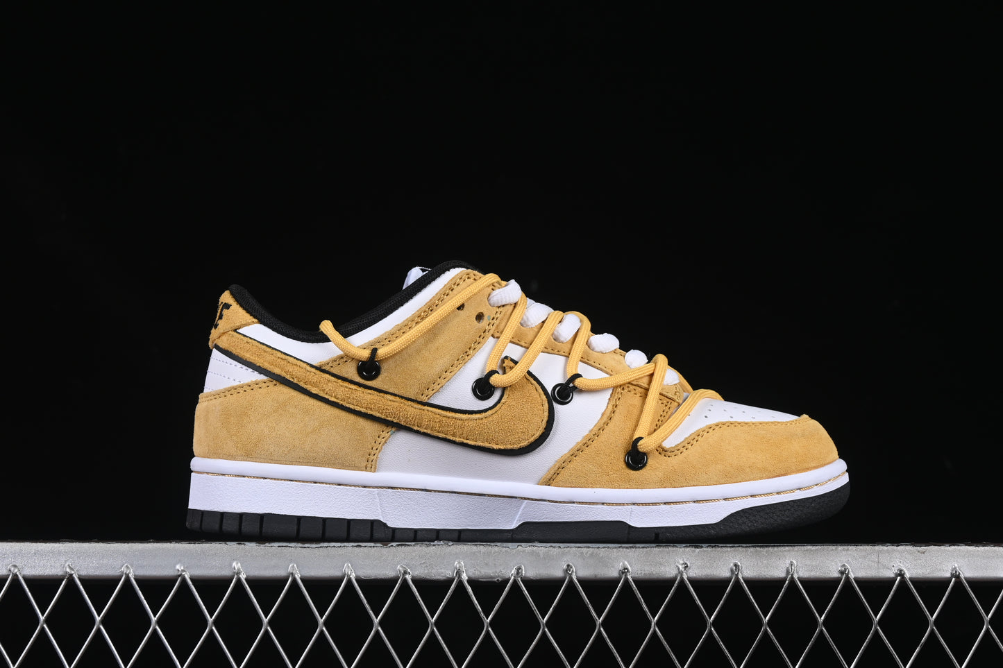 SB Dunk Low