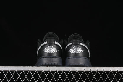 Black White Dark ‘Gum’