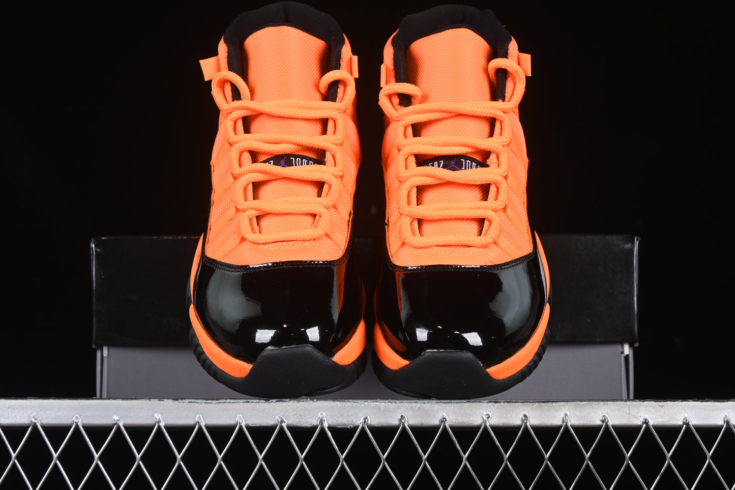 AJ11 Mid