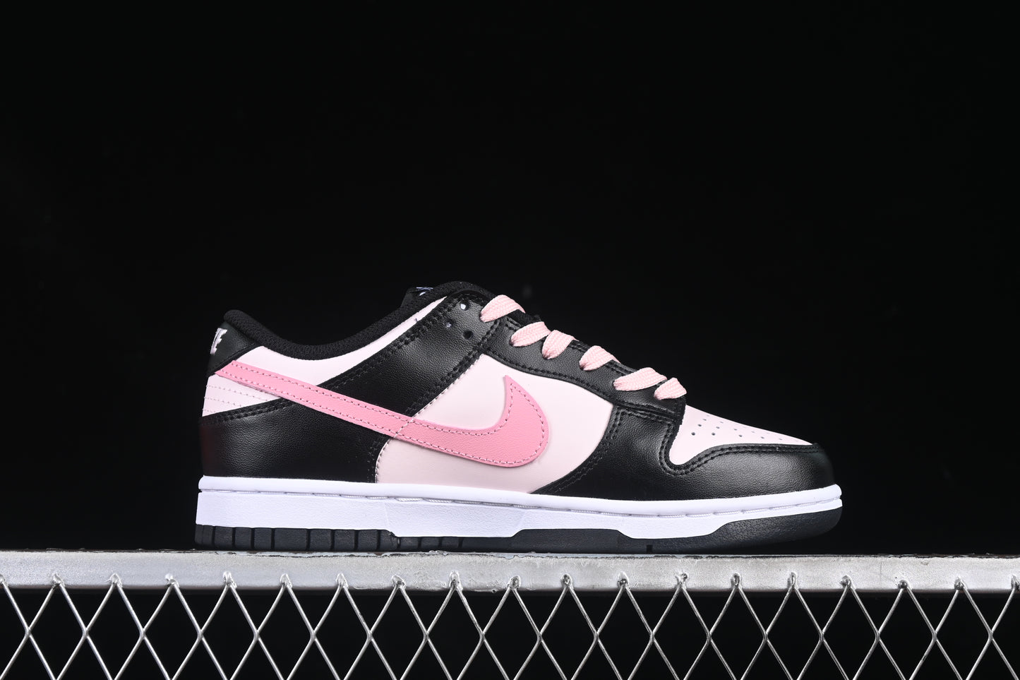 SB Dunk Low
