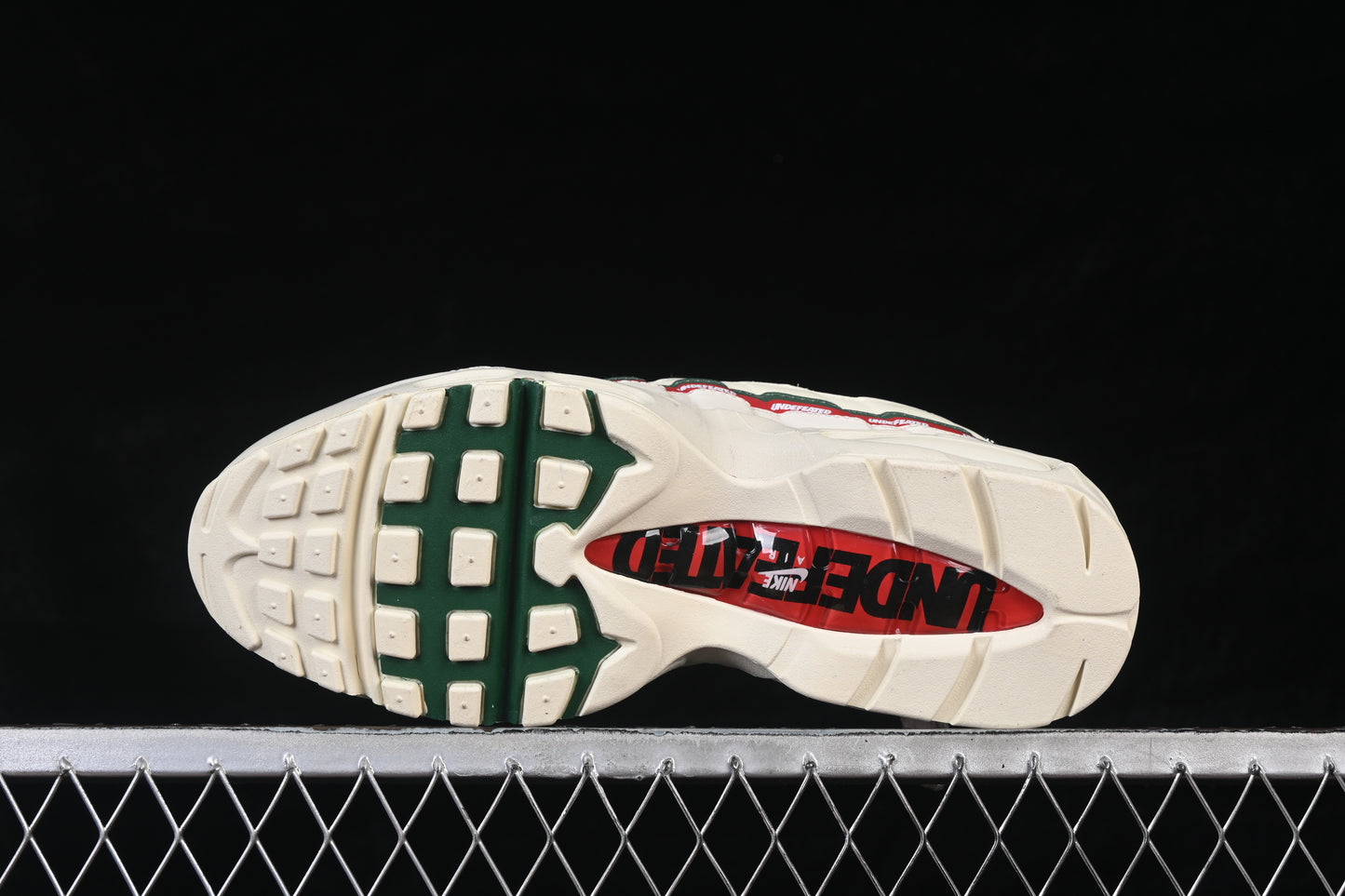 Undefeated ‘Creme’