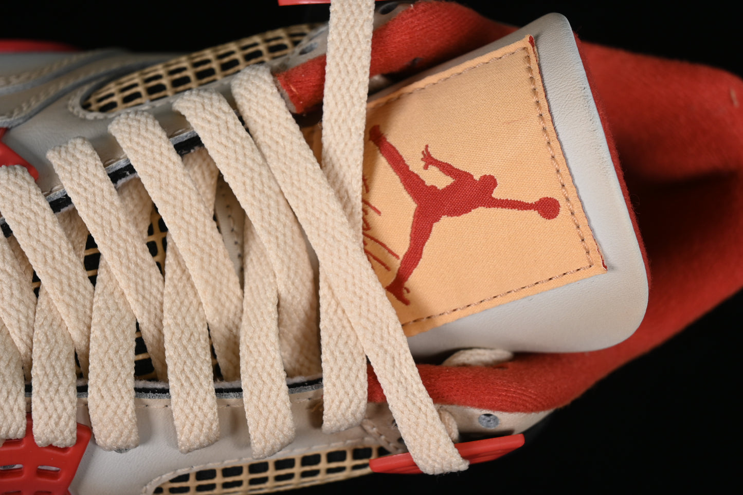AJ4 Retro