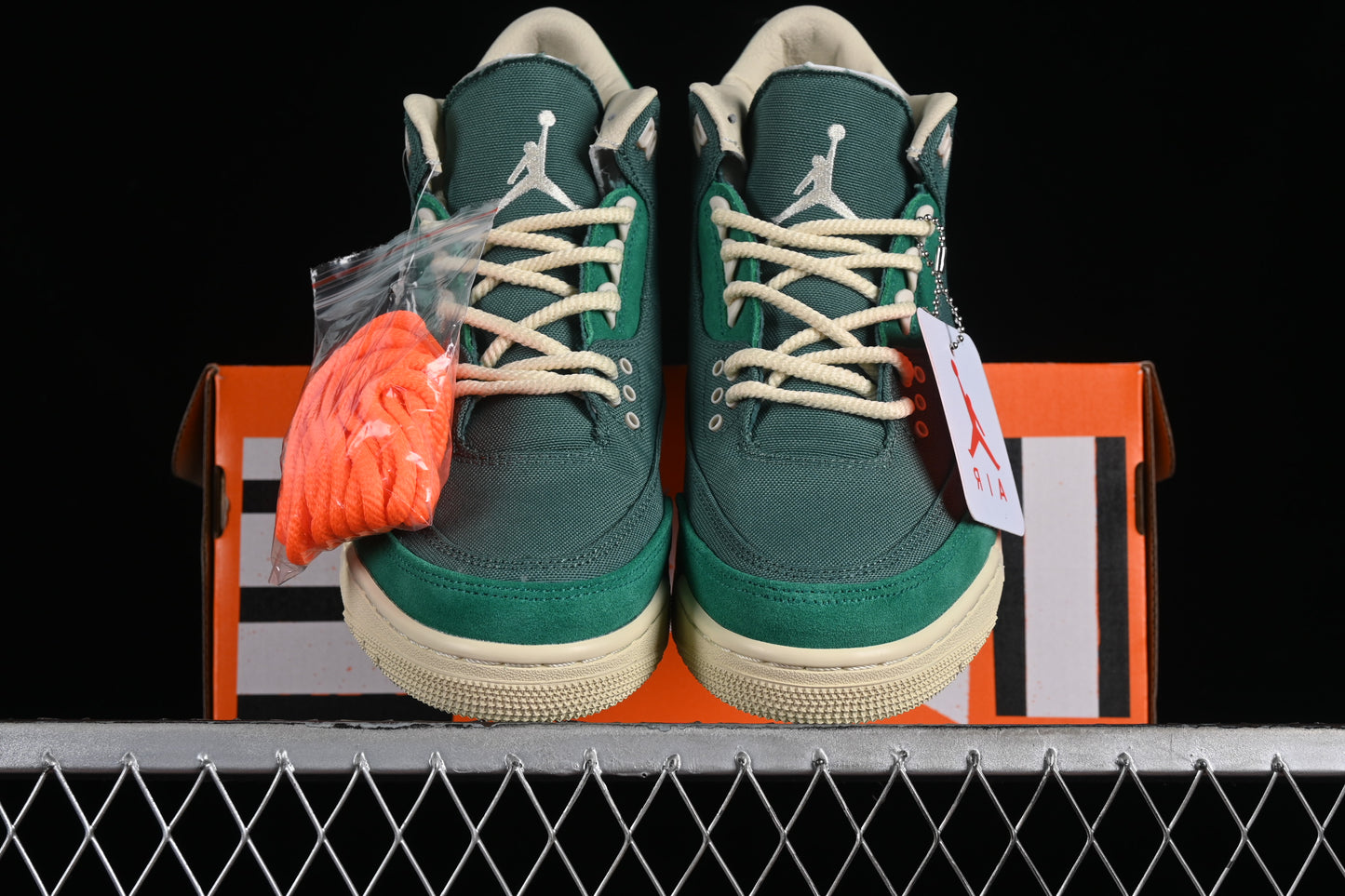 AJ3 Retro