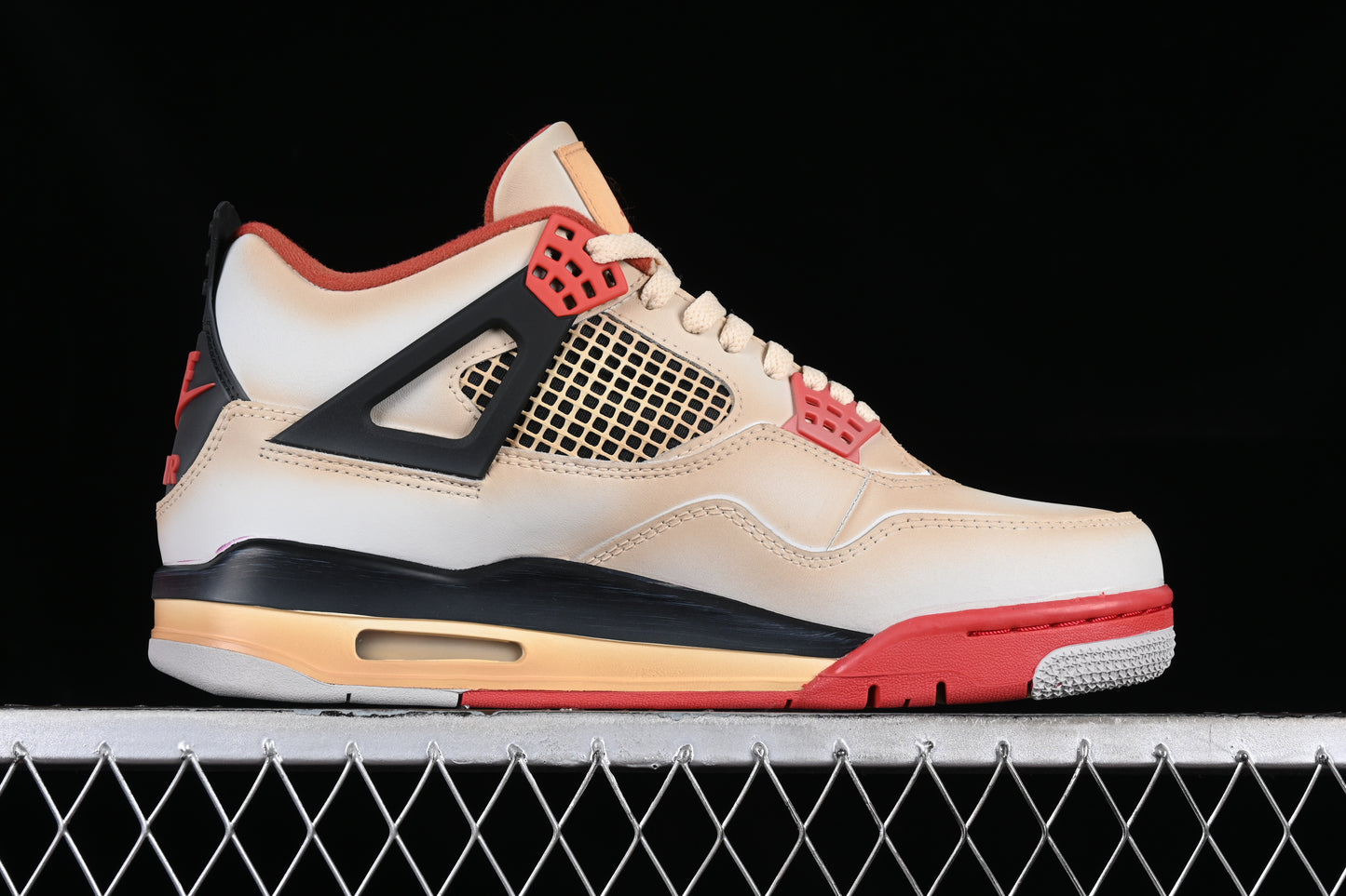 AJ4 Retro