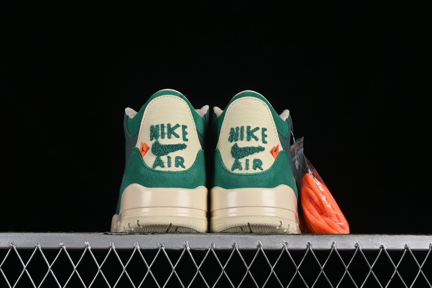 AJ3 Retro