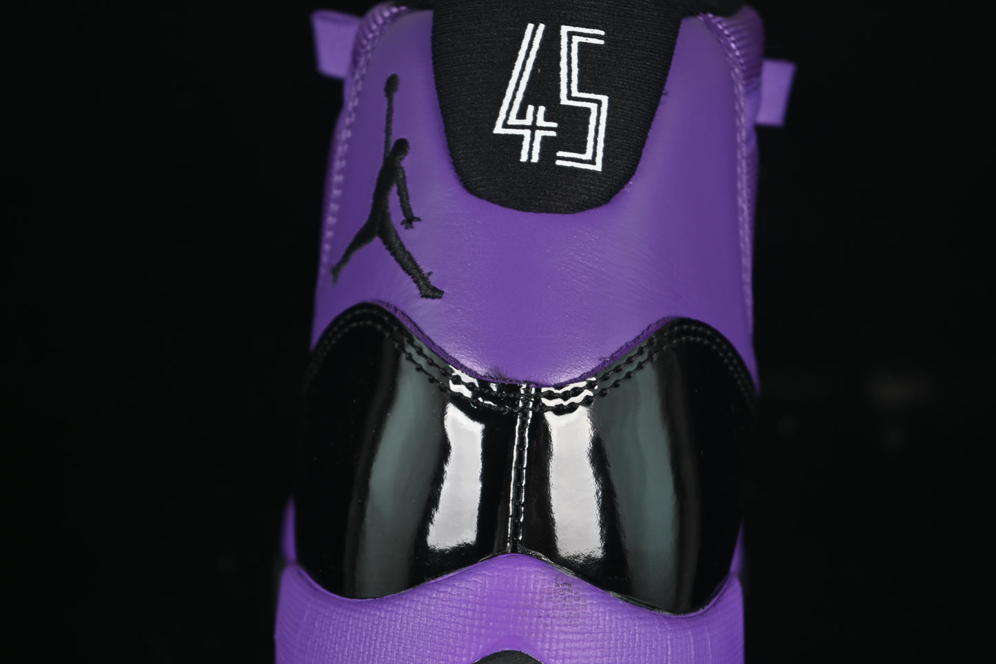 AJ11 Mid