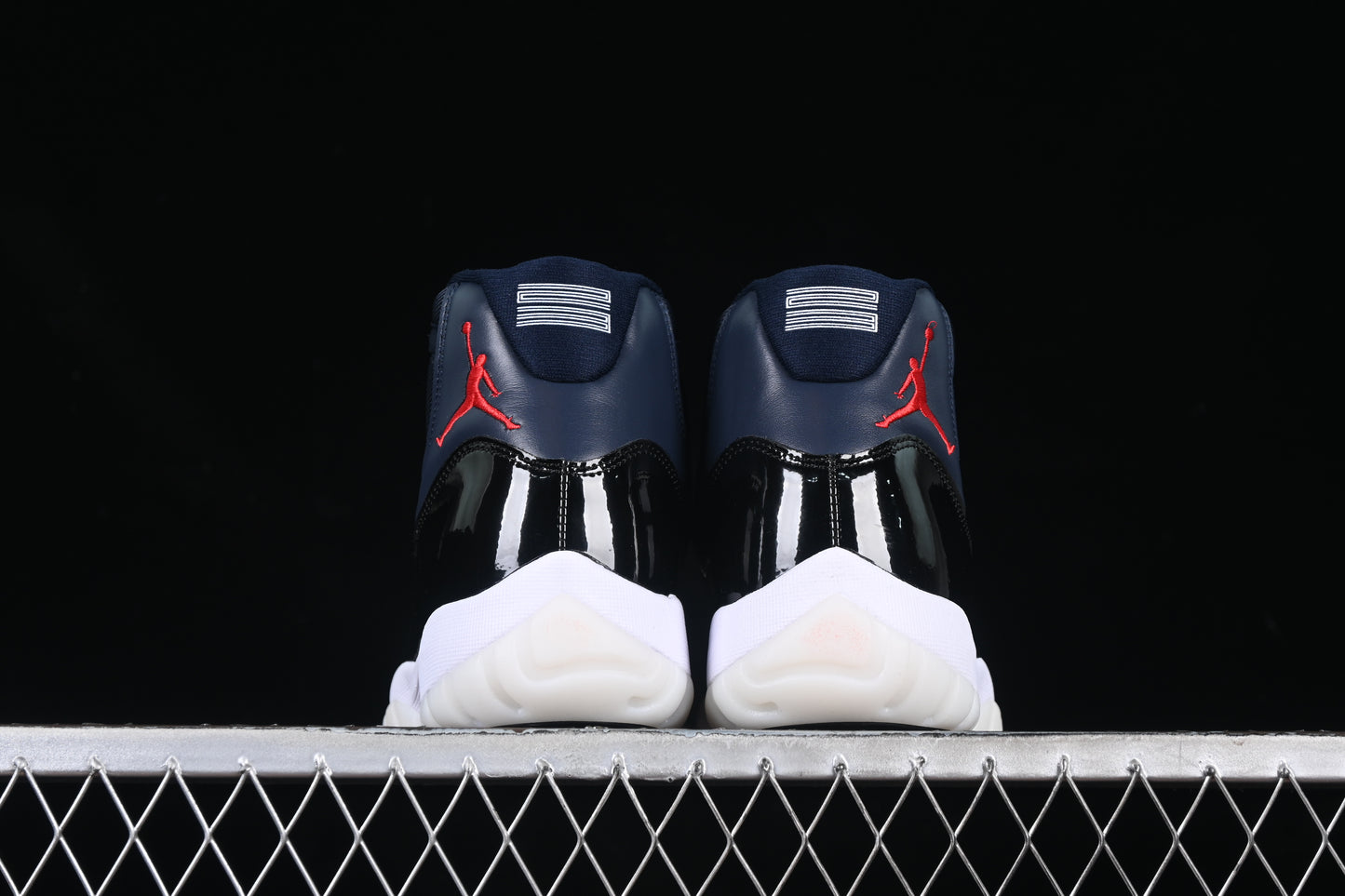 AJ11 Mid