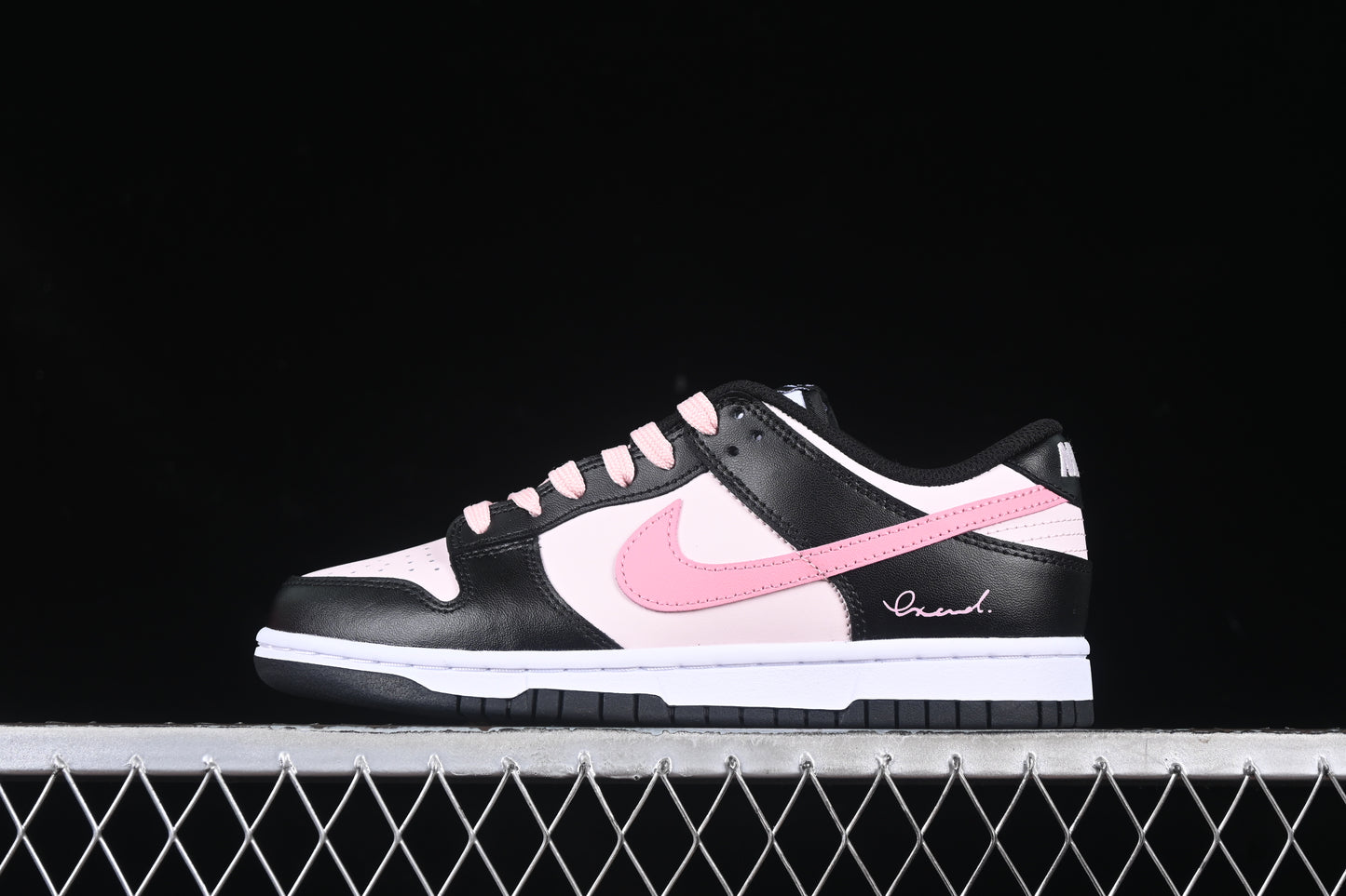 SB Dunk Low