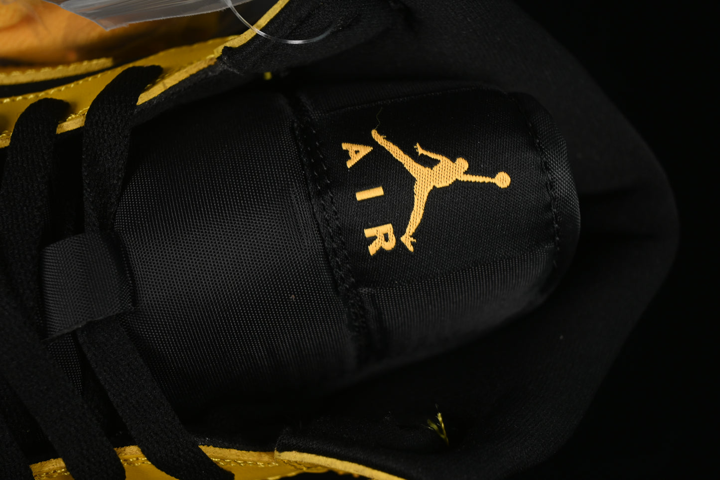 AJ1 Mid