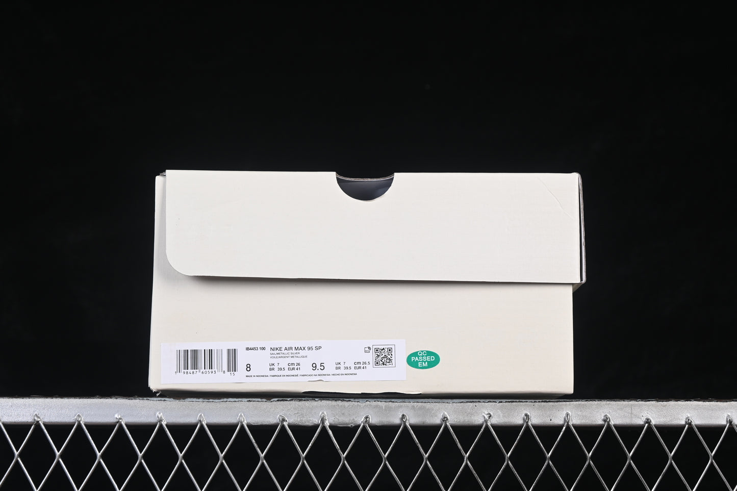 Undefeated ‘Creme’